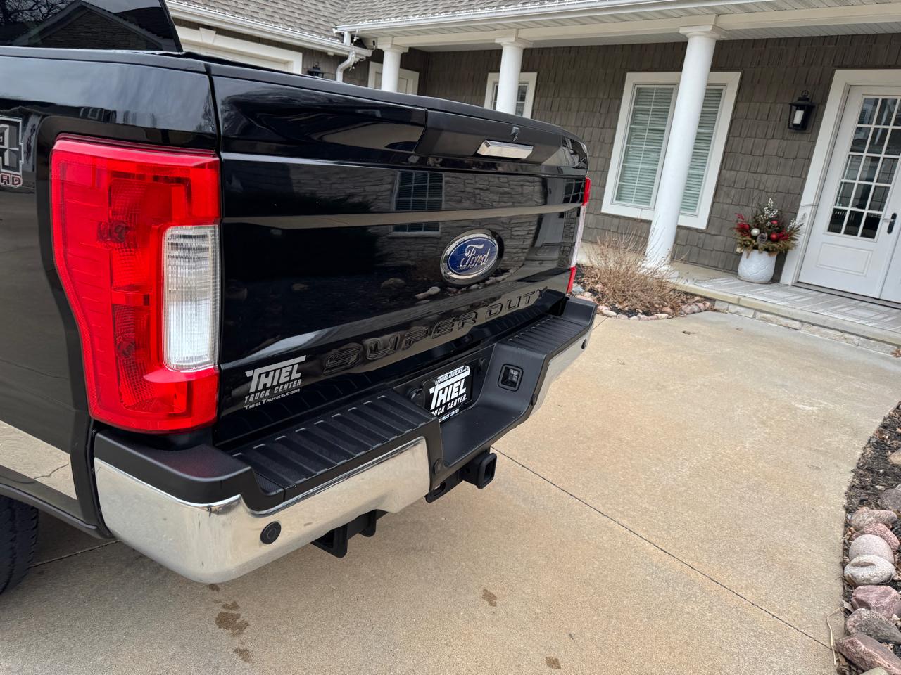 Ford Super Duty F-250 SRW XLT 4WD Crew Cab 6.75' Box 2017