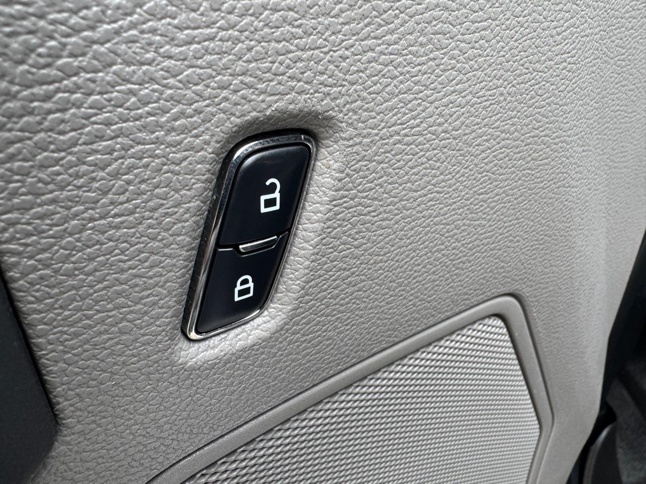 Ford Super Duty F-250 SRW XLT 4WD Crew Cab 6.75' Box 2017