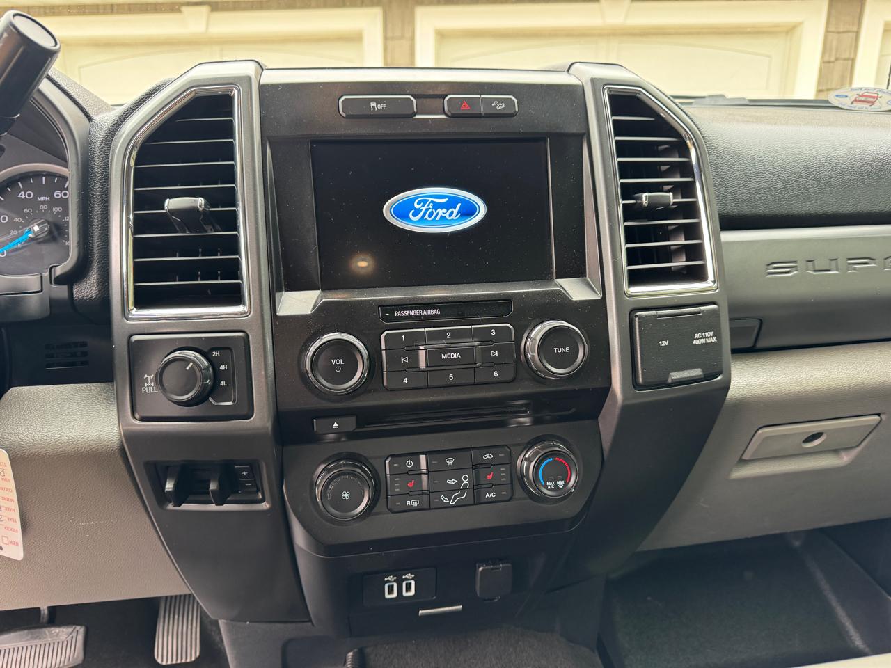 Ford Super Duty F-250 SRW XLT 4WD Crew Cab 6.75' Box 2017