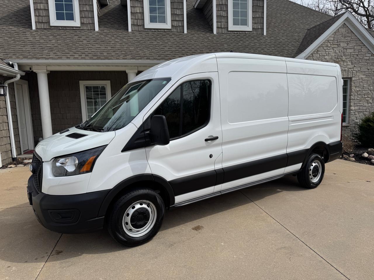 Ford Transit Cargo Van T-250 130" Med Rf 9070 GVWR RWD 2023