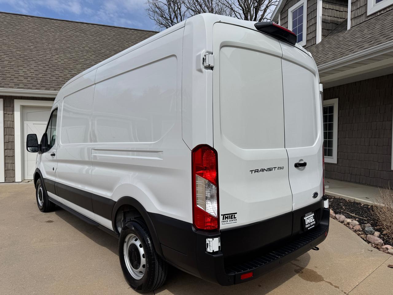 Ford Transit Cargo Van T-250 130" Med Rf 9070 GVWR RWD 2023