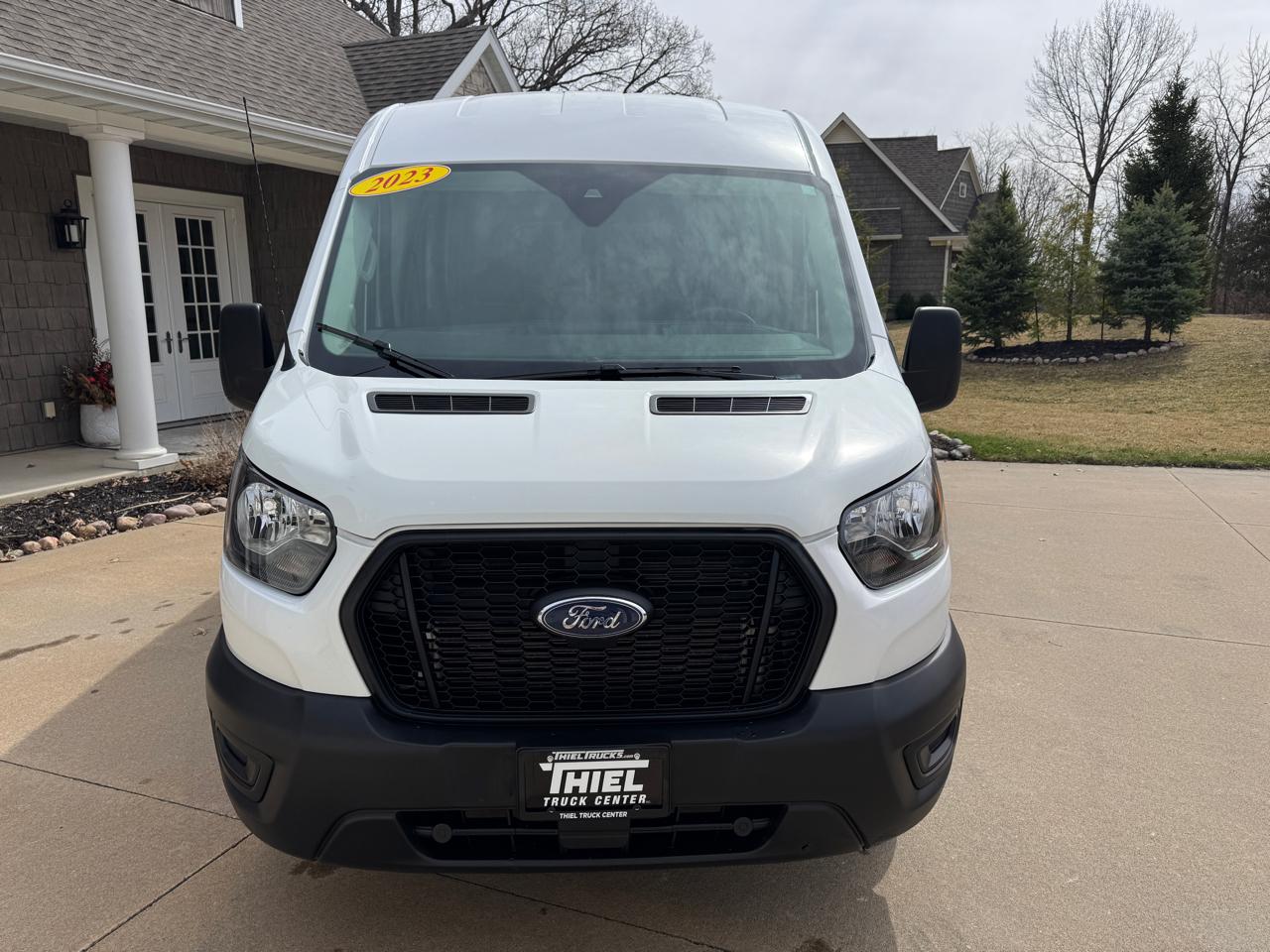 Ford Transit Cargo Van T-250 130" Med Rf 9070 GVWR RWD 2023