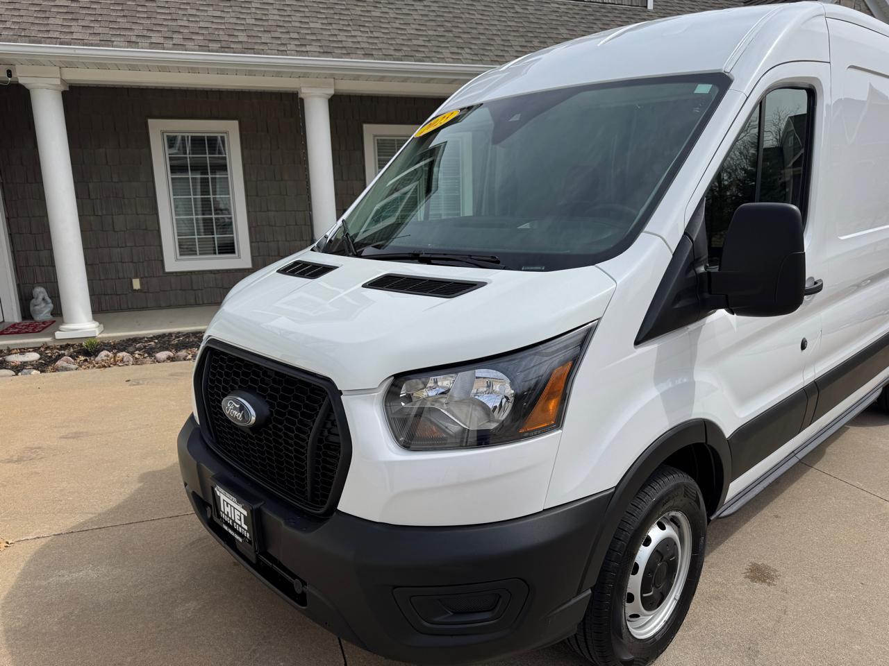 Ford Transit Cargo Van T-250 130" Med Rf 9070 GVWR RWD 2023