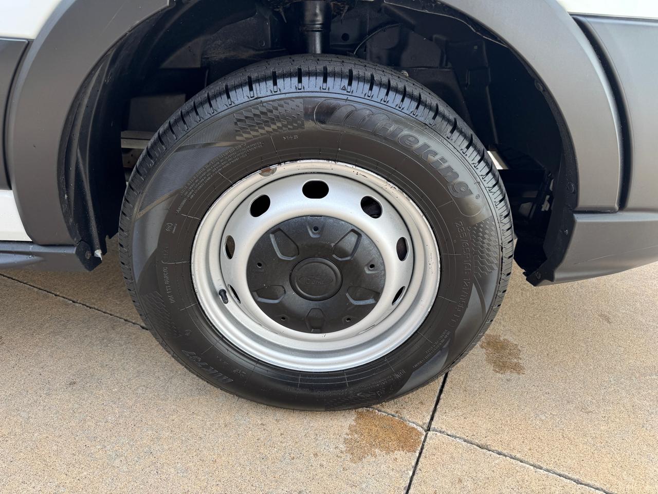 Ford Transit Cargo Van T-250 130" Med Rf 9070 GVWR RWD 2023