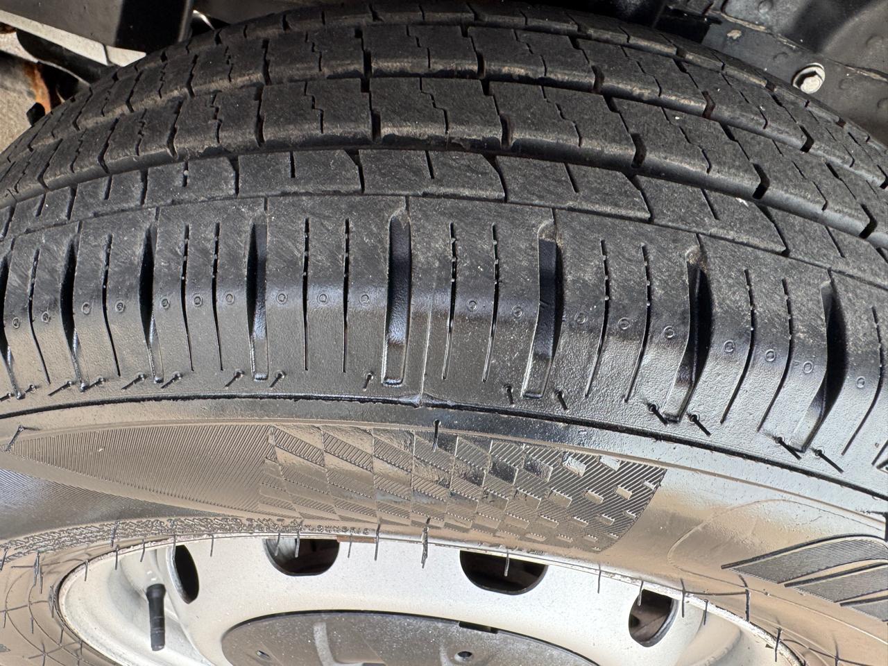 Ford Transit Cargo Van T-250 130" Med Rf 9070 GVWR RWD 2023