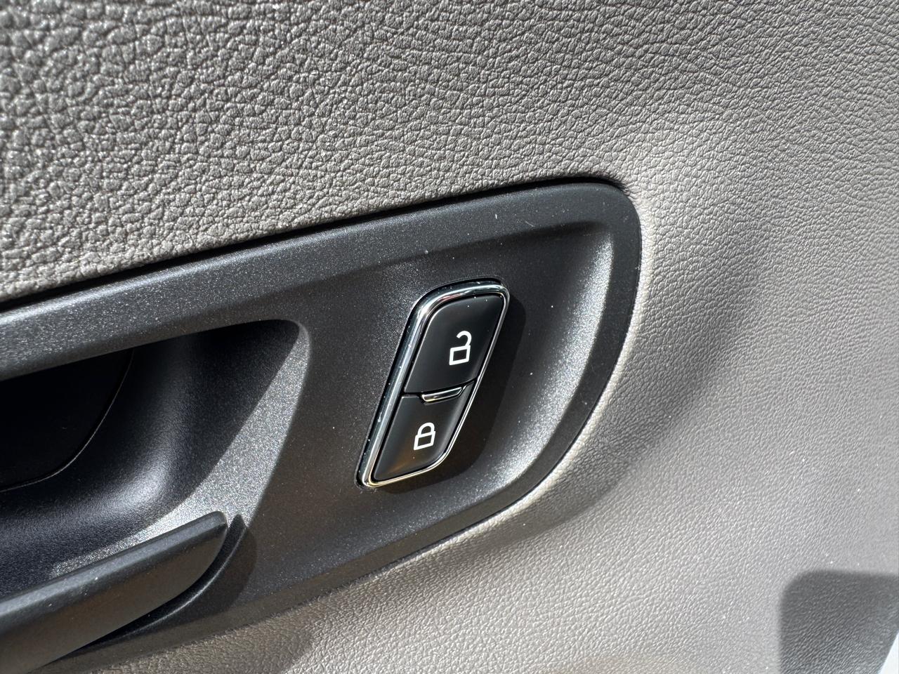 Ford Transit Cargo Van T-250 130" Med Rf 9070 GVWR RWD 2023