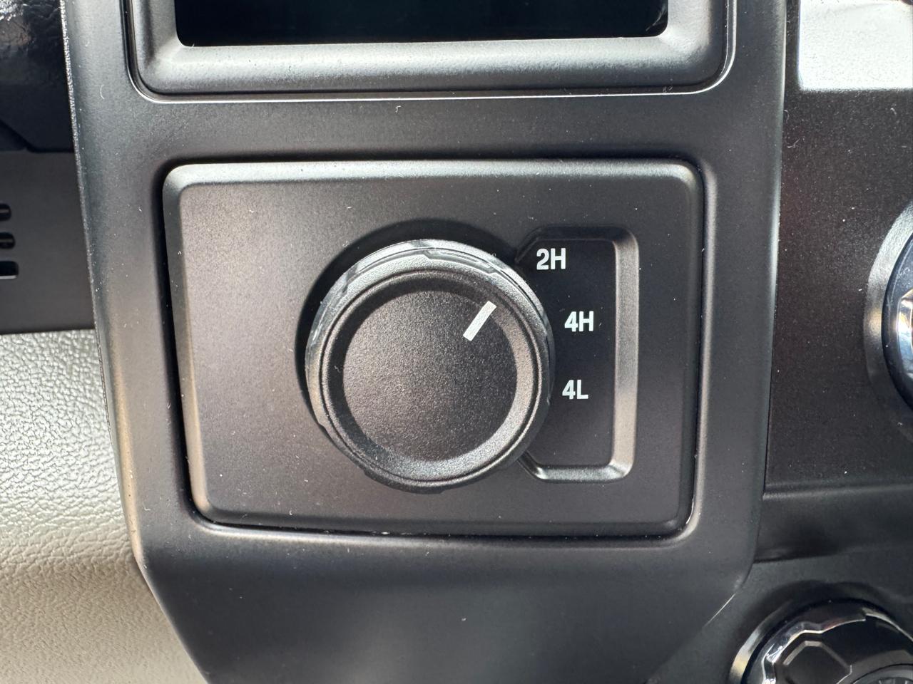 Ford F-150 STX 4WD SuperCrew 5.5' Box 2020