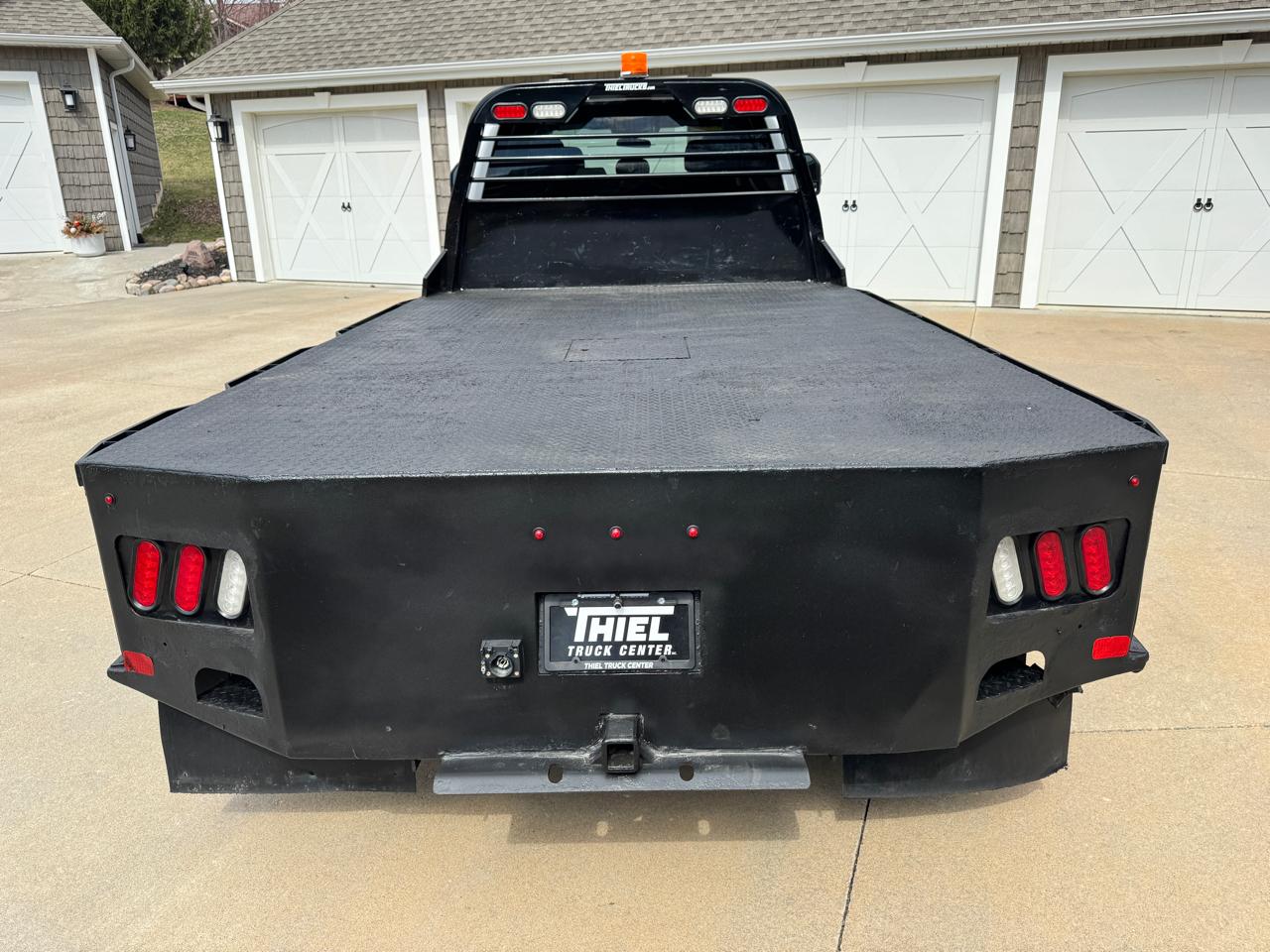 Ford Super Duty F-550 DRW XLT 4WD Crew Cab 203" WB 84" CA 2022