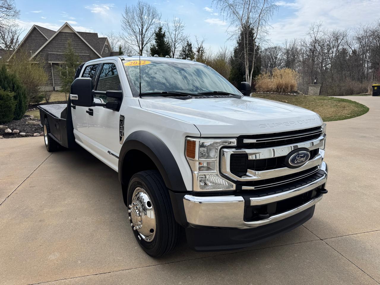 Ford Super Duty F-550 DRW XLT 4WD Crew Cab 203" WB 84" CA 2022