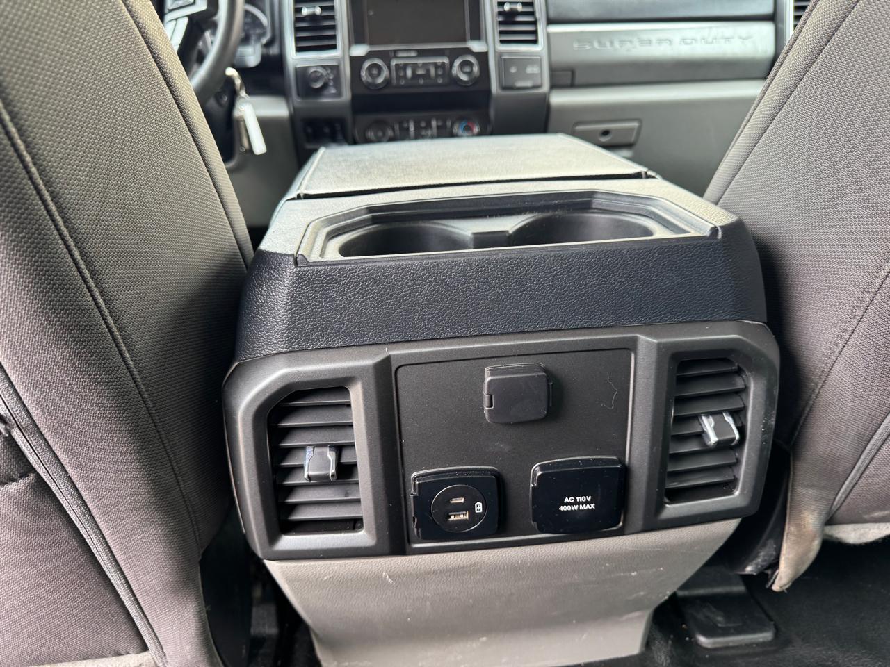 Ford Super Duty F-550 DRW XLT 4WD Crew Cab 203" WB 84" CA 2022