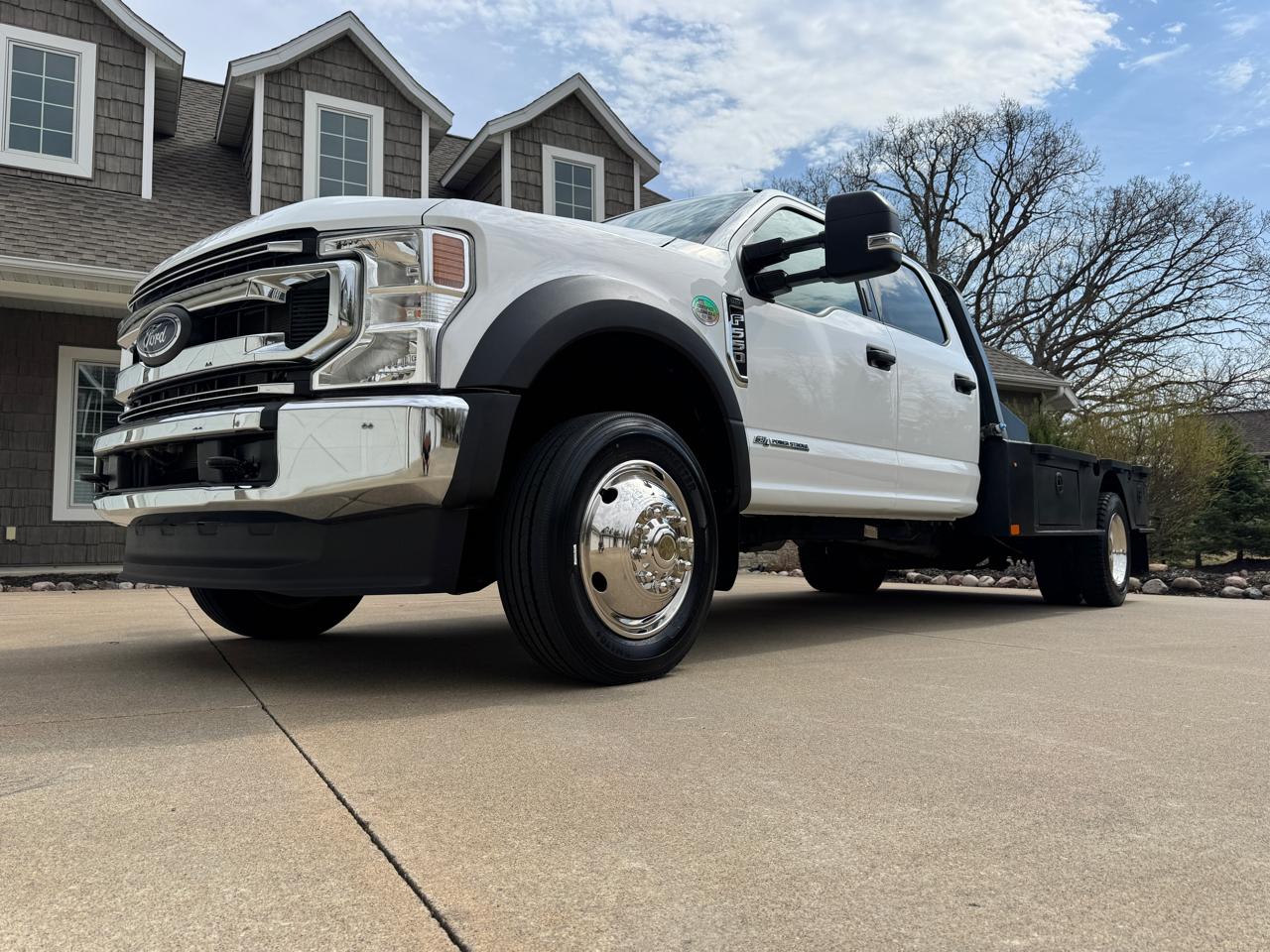 Ford Super Duty F-550 DRW XLT 4WD Crew Cab 203" WB 84" CA 2022