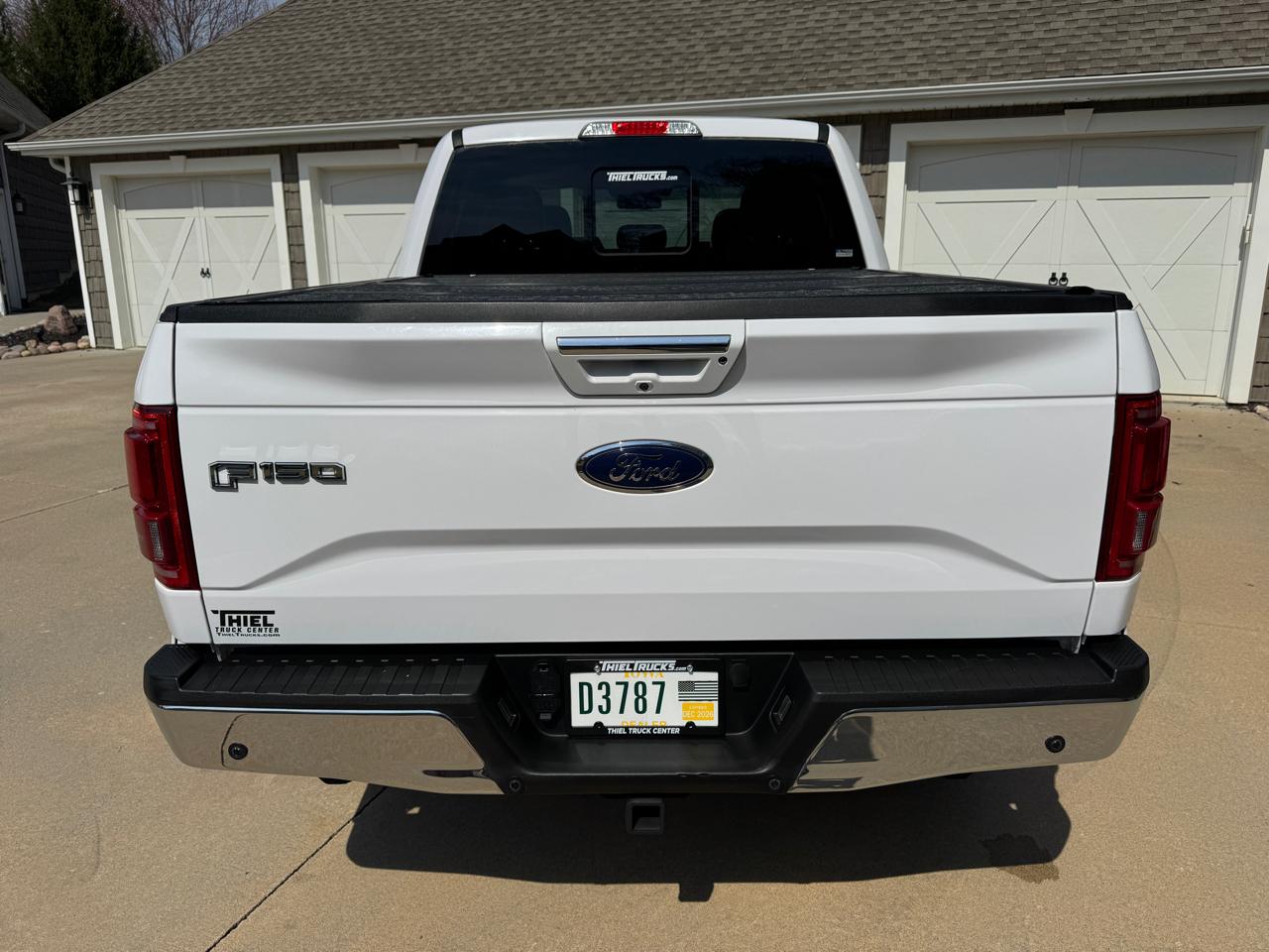 Ford F-150 4WD SuperCrew 145" Lariat 2015
