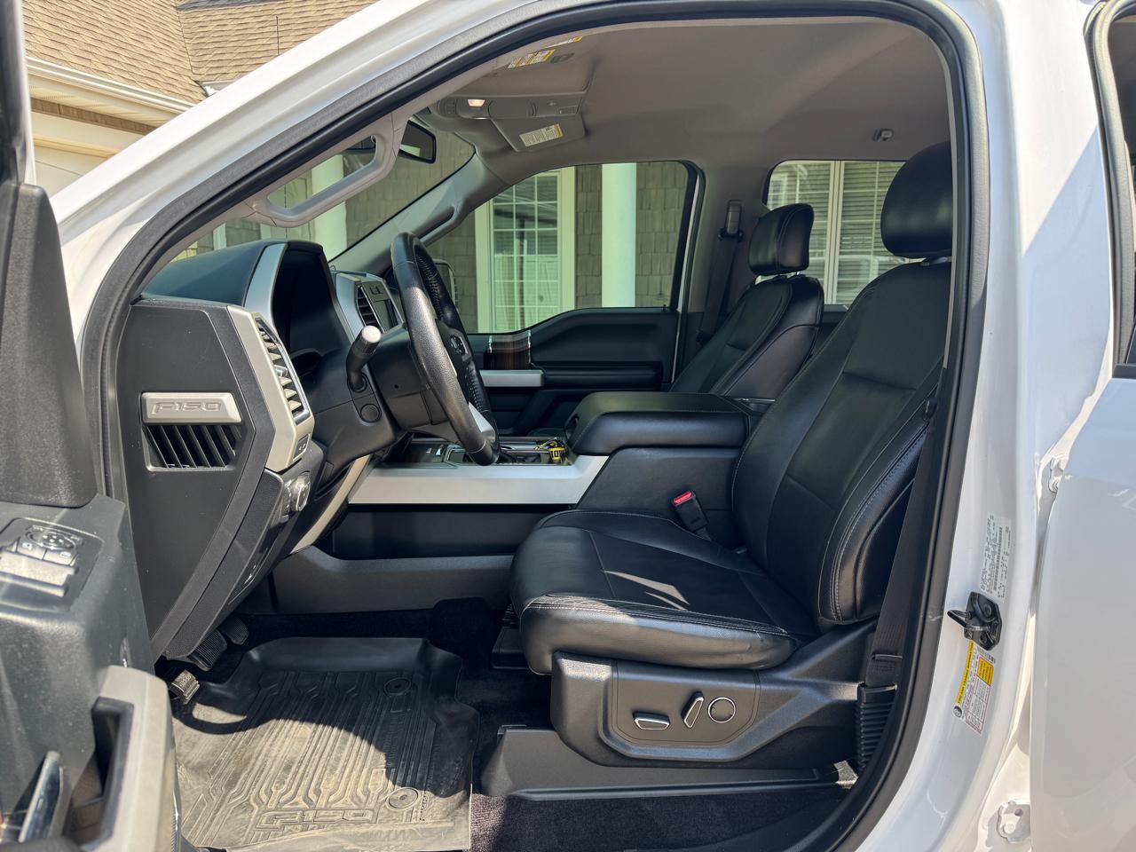 Ford F-150 4WD SuperCrew 145" Lariat 2015