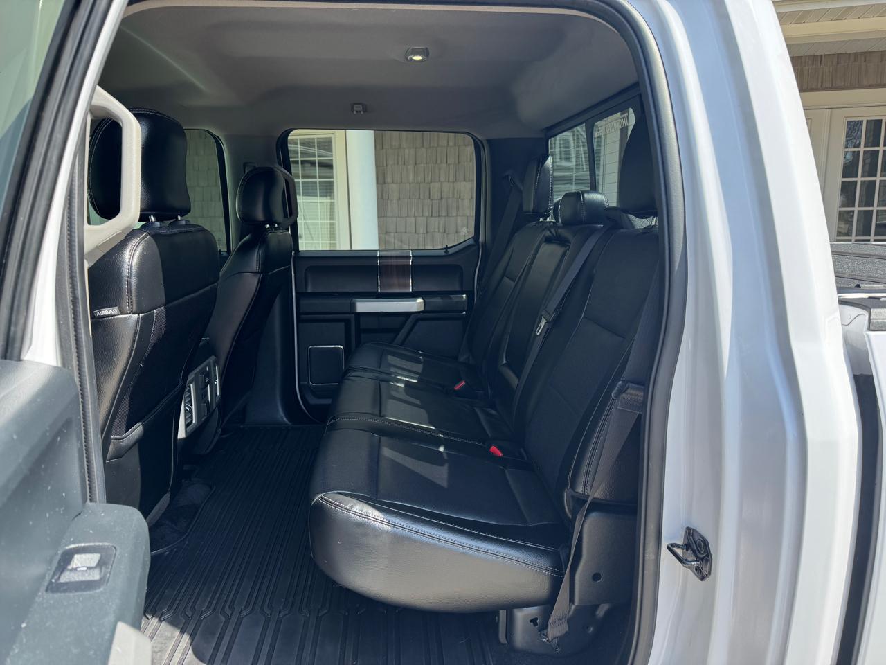 Ford F-150 4WD SuperCrew 145" Lariat 2015