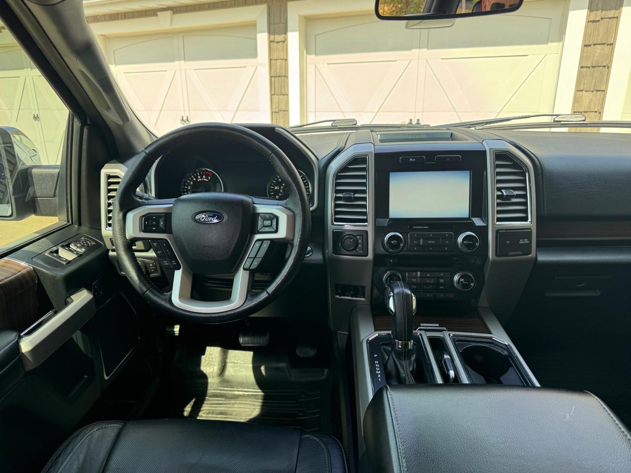 Ford F-150 4WD SuperCrew 145" Lariat 2015