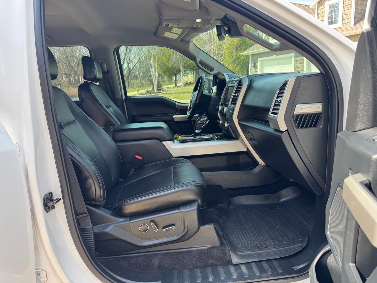 Ford F-150 4WD SuperCrew 145" Lariat 2015