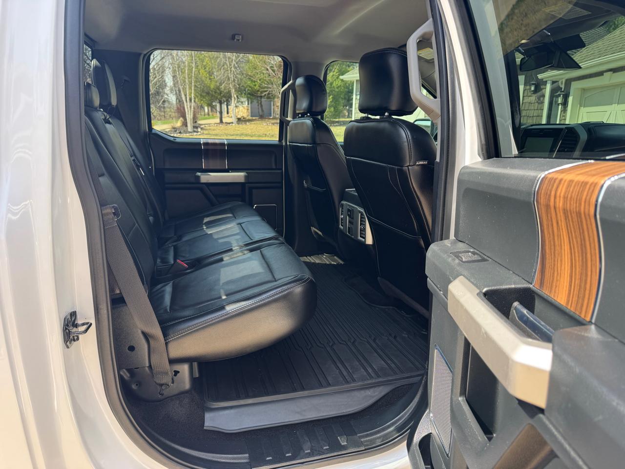 Ford F-150 4WD SuperCrew 145" Lariat 2015