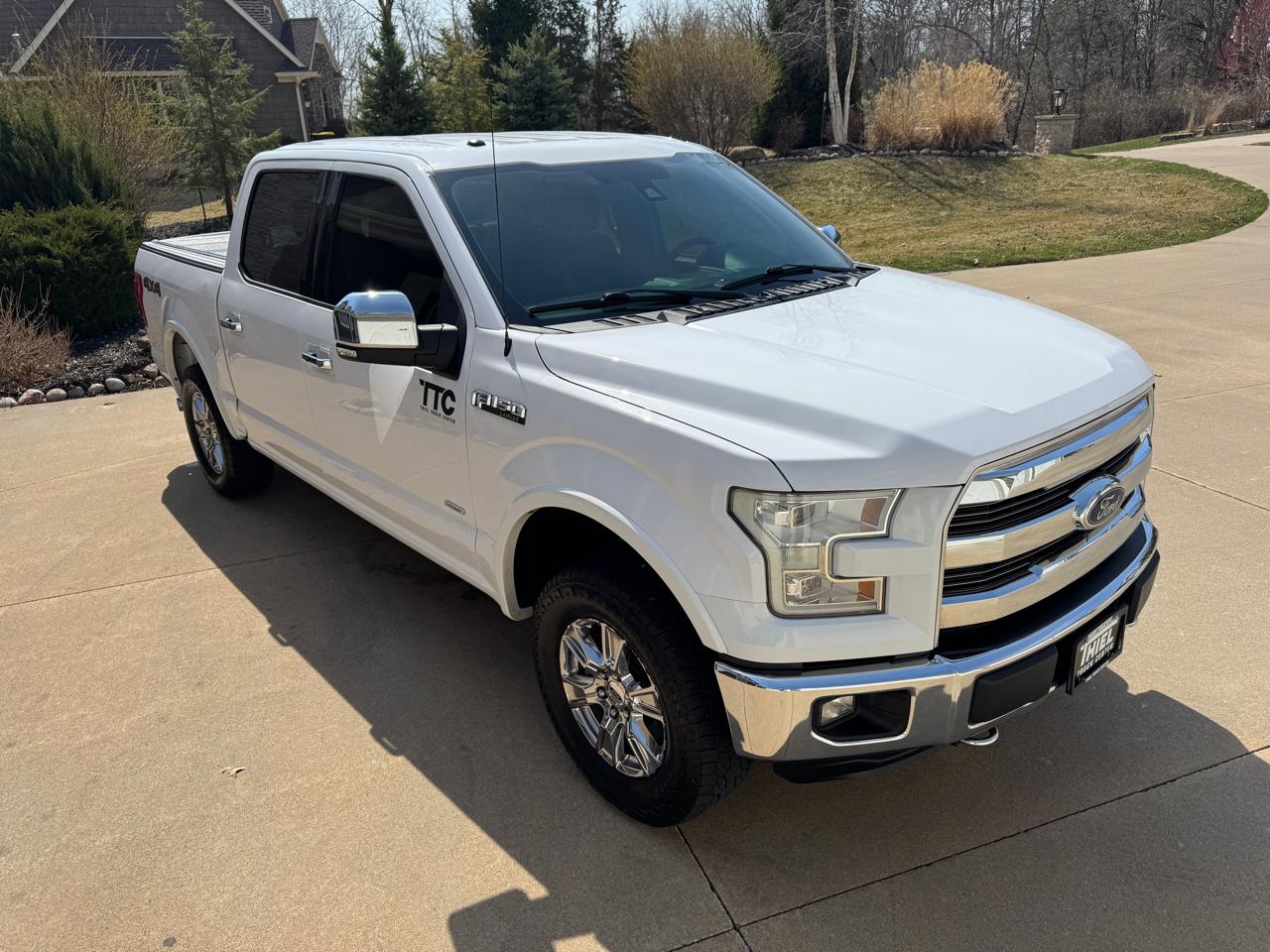 Ford F-150 4WD SuperCrew 145" Lariat 2015