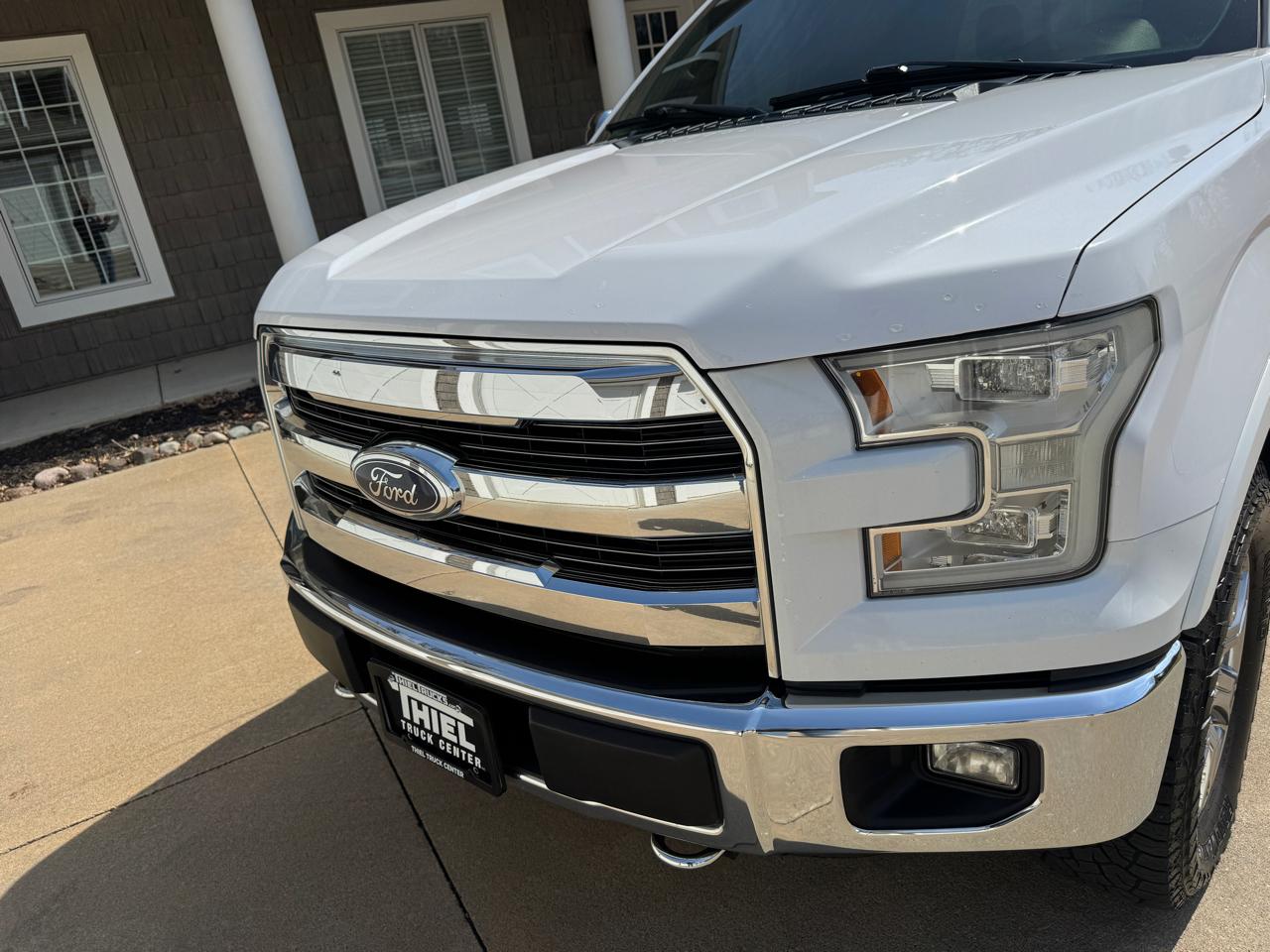 Ford F-150 4WD SuperCrew 145" Lariat 2015