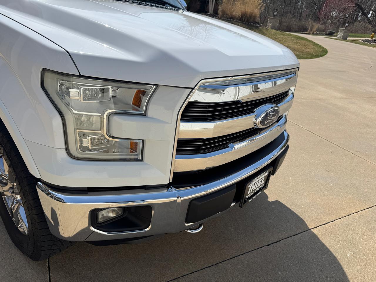 Ford F-150 4WD SuperCrew 145" Lariat 2015