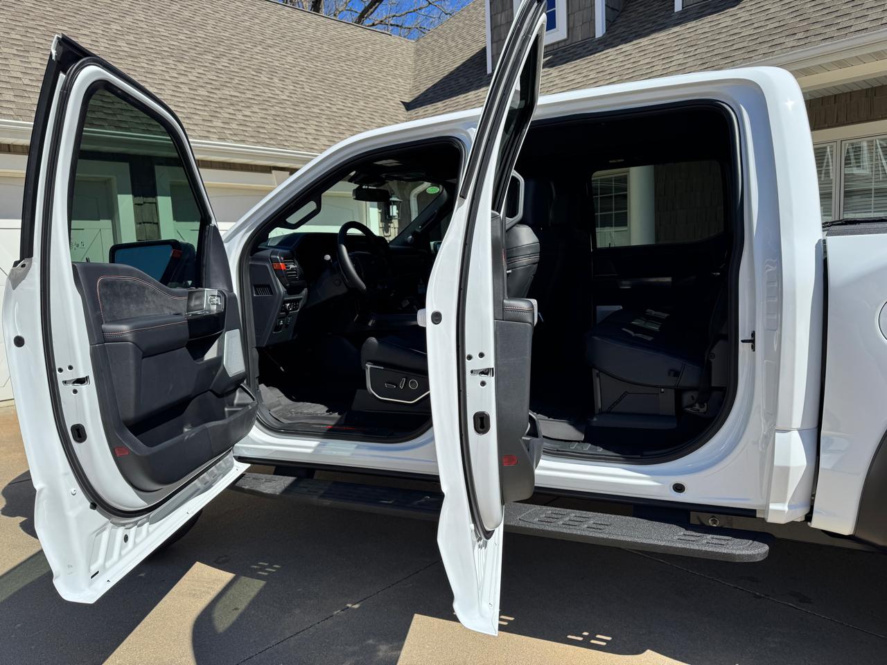 Ford F-150 Raptor 4WD SuperCrew 5.5' Box 2025