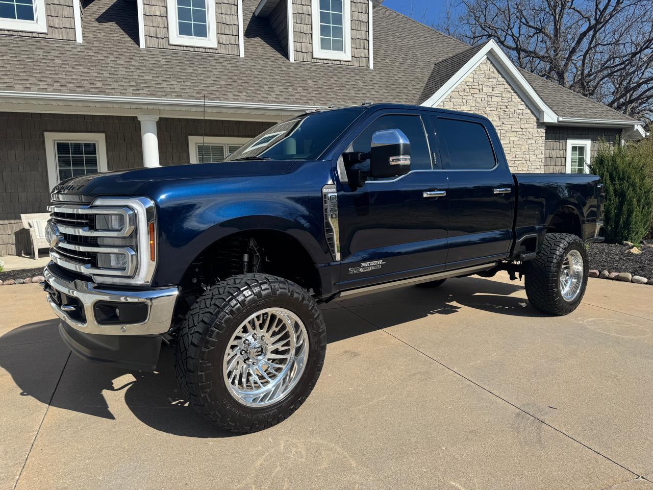 Ford Super Duty F-350 SRW King Ranch 4WD Crew Cab 6.75' Box 2024