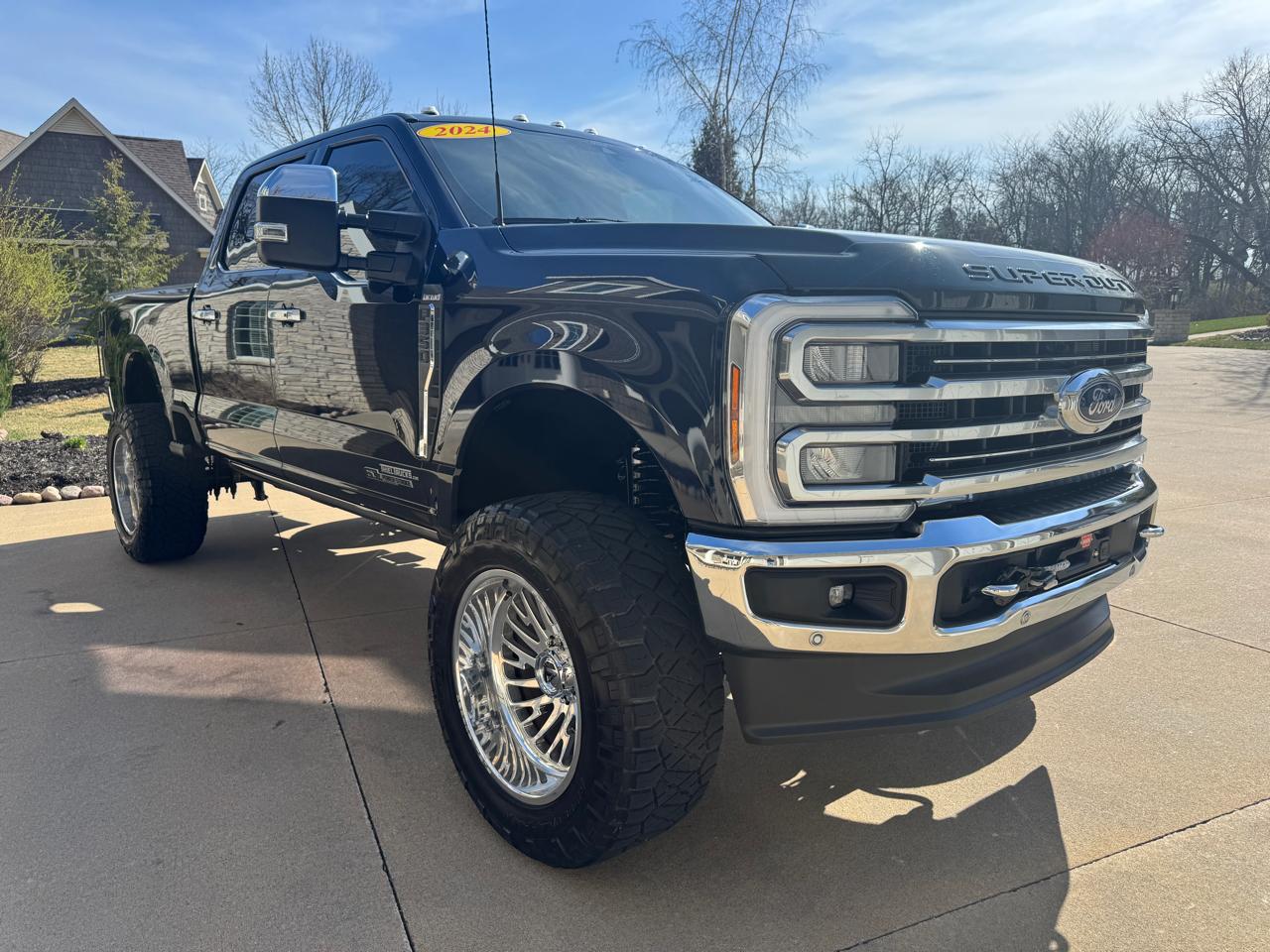 Ford Super Duty F-350 SRW King Ranch 4WD Crew Cab 6.75' Box 2024