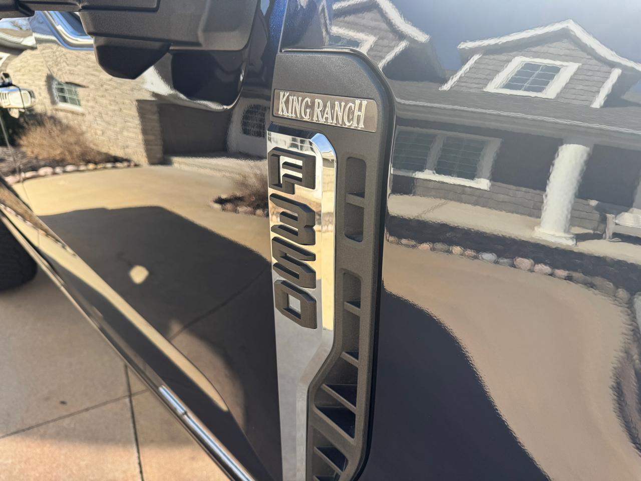 Ford Super Duty F-350 SRW King Ranch 4WD Crew Cab 6.75' Box 2024