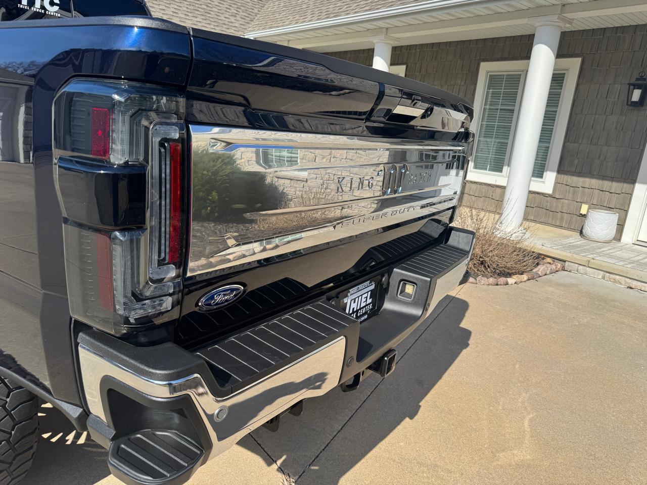 Ford Super Duty F-350 SRW King Ranch 4WD Crew Cab 6.75' Box 2024