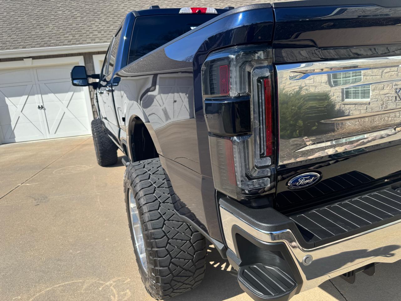 Ford Super Duty F-350 SRW King Ranch 4WD Crew Cab 6.75' Box 2024