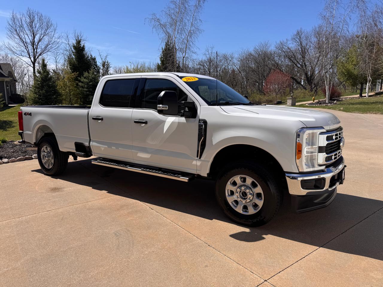 Ford Super Duty F-250 SRW XLT 4WD Crew Cab 8' Box 2023