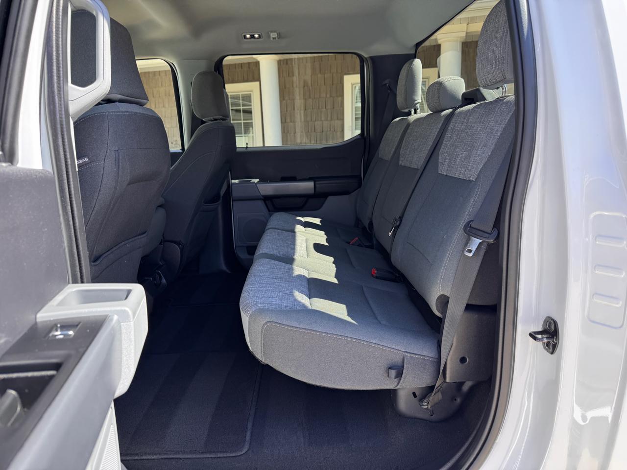 Ford Super Duty F-250 SRW XLT 4WD Crew Cab 8' Box 2023