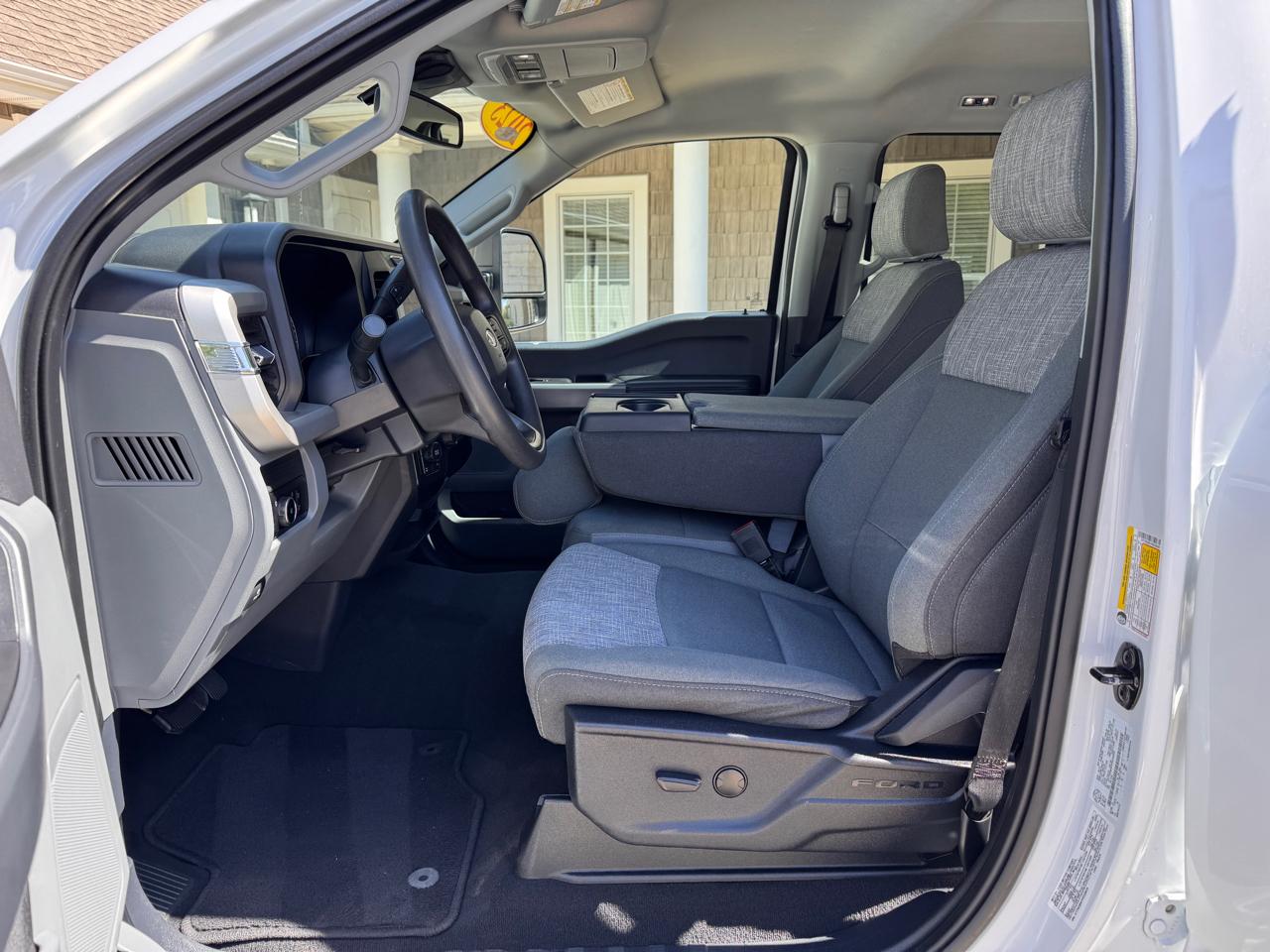 Ford Super Duty F-250 SRW XLT 4WD Crew Cab 8' Box 2023