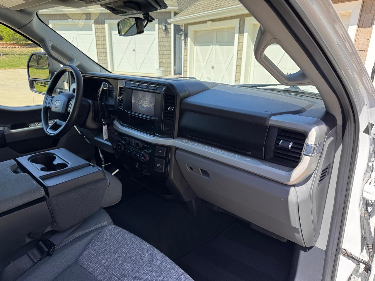 Ford Super Duty F-250 SRW XLT 4WD Crew Cab 8' Box 2023