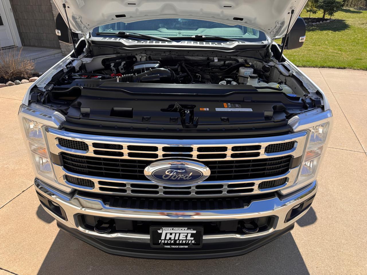 Ford Super Duty F-250 SRW XLT 4WD Crew Cab 8' Box 2023