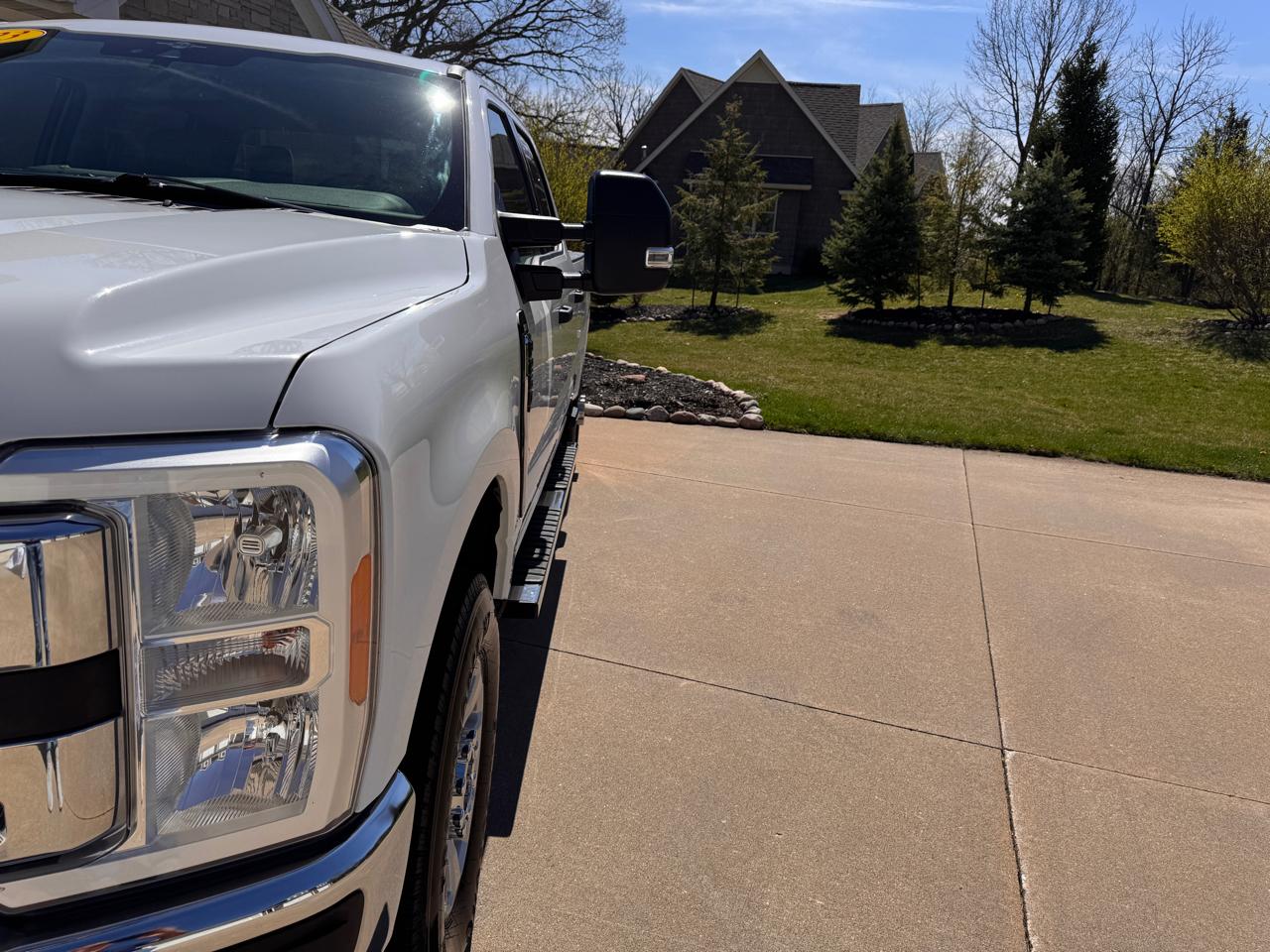 Ford Super Duty F-250 SRW XLT 4WD Crew Cab 8' Box 2023