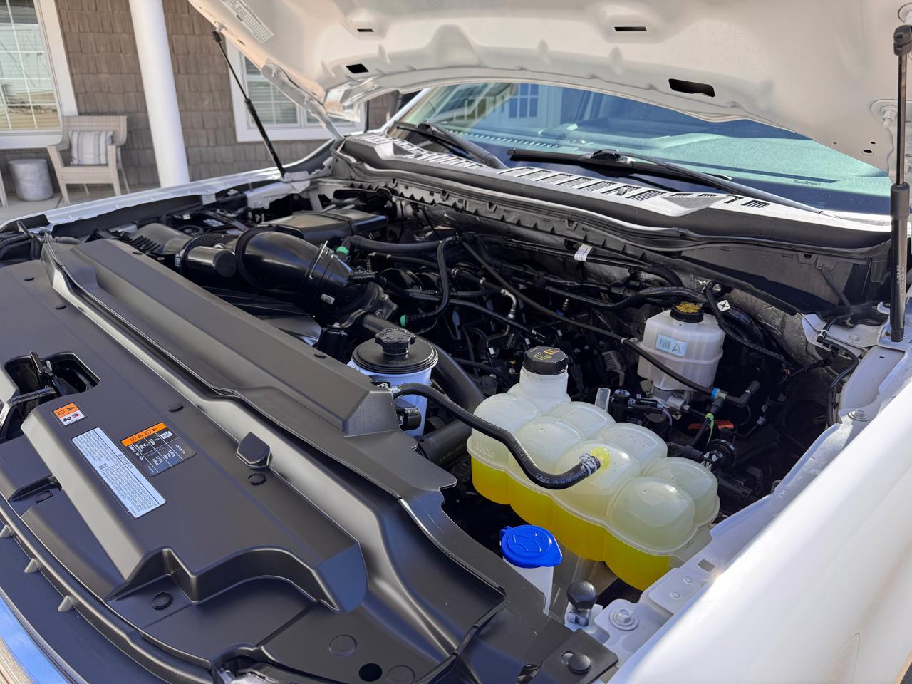 Ford Super Duty F-250 SRW XLT 4WD Crew Cab 8' Box 2023