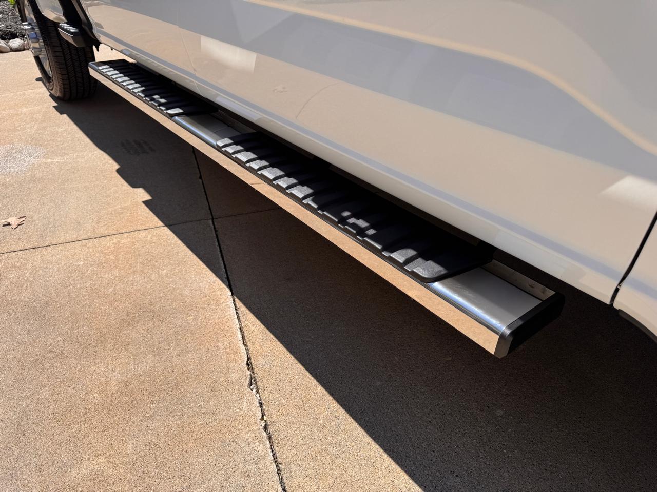 Ford Super Duty F-250 SRW XLT 4WD Crew Cab 8' Box 2023