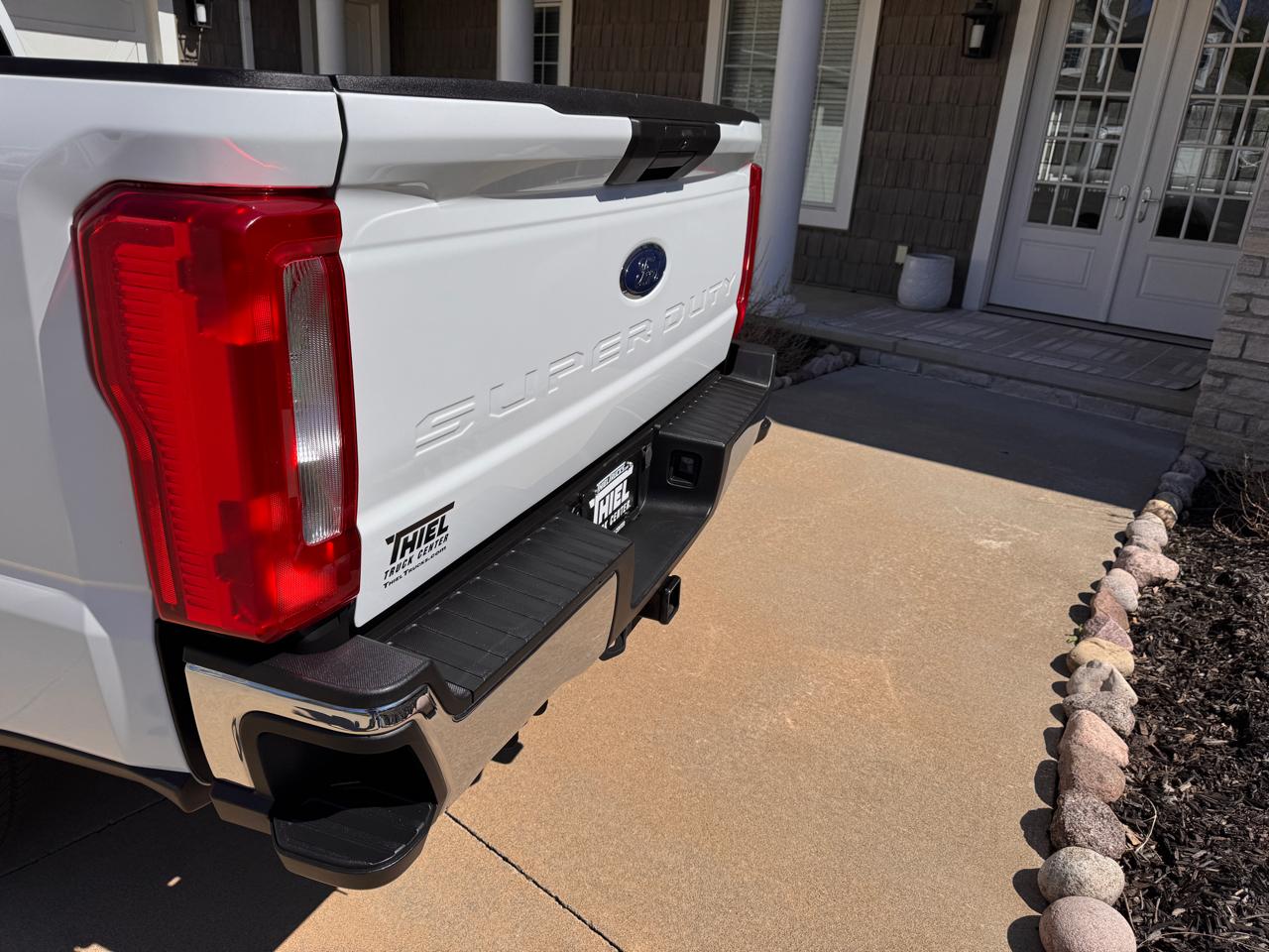 Ford Super Duty F-250 SRW XLT 4WD Crew Cab 8' Box 2023