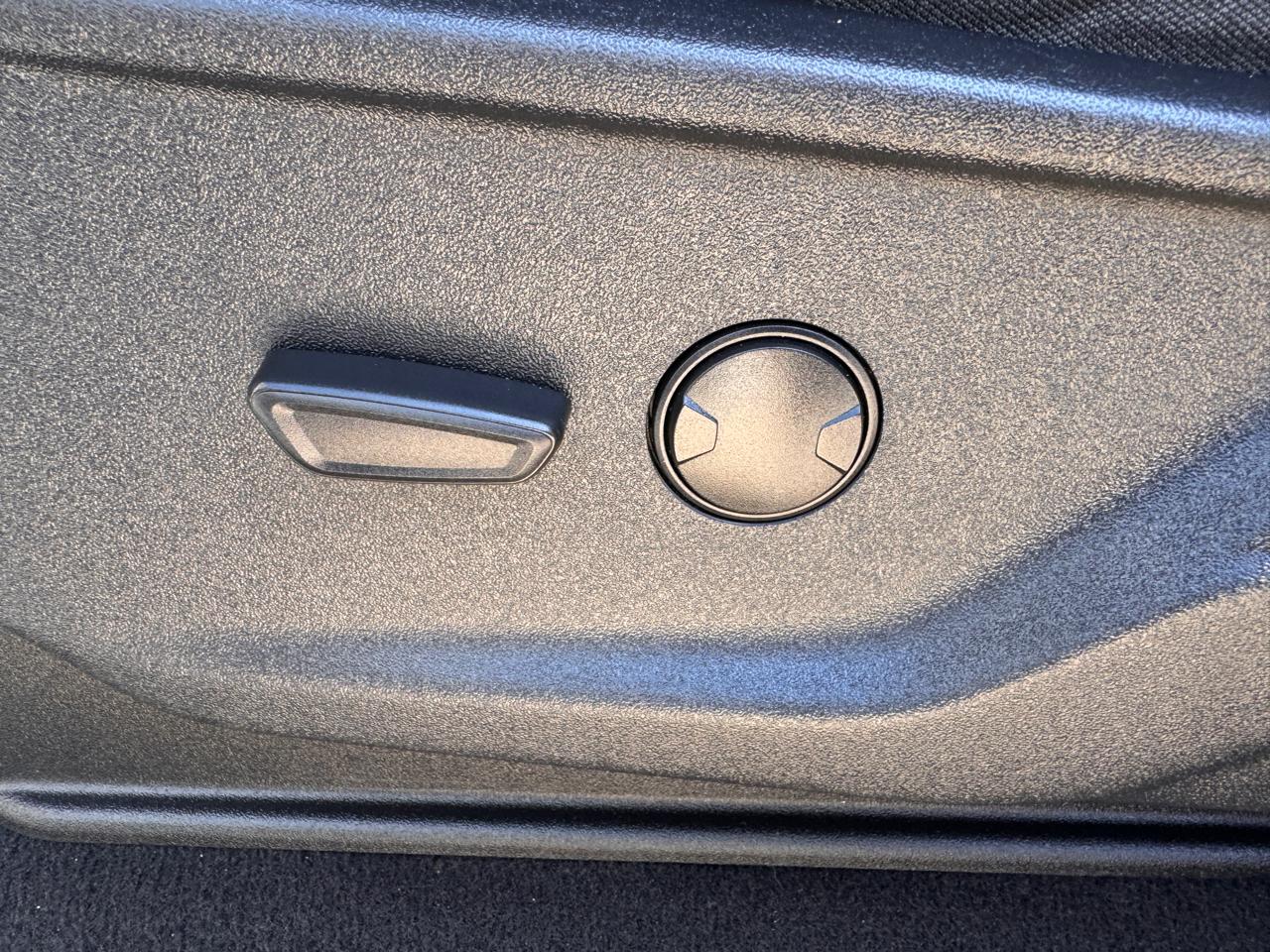 Ford Super Duty F-250 SRW XLT 4WD Crew Cab 8' Box 2023