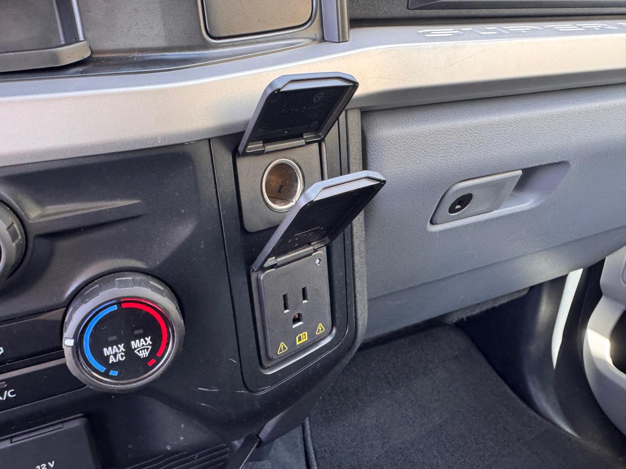 Ford Super Duty F-250 SRW XLT 4WD Crew Cab 8' Box 2023