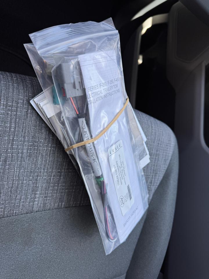 Ford Super Duty F-250 SRW XLT 4WD Crew Cab 8' Box 2023