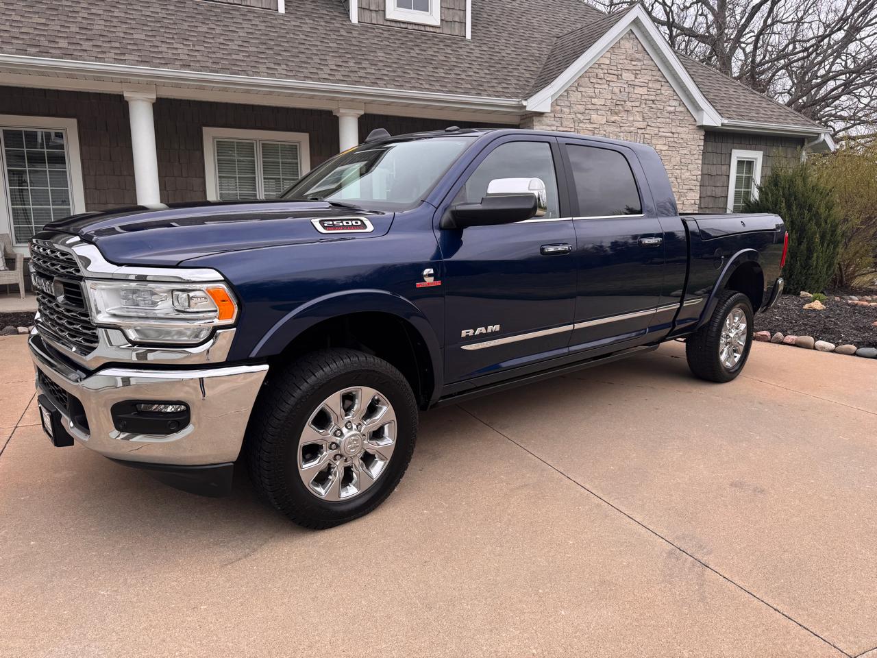 RAM 2500 Limited 4x4 Mega Cab 6'4" Box 2021