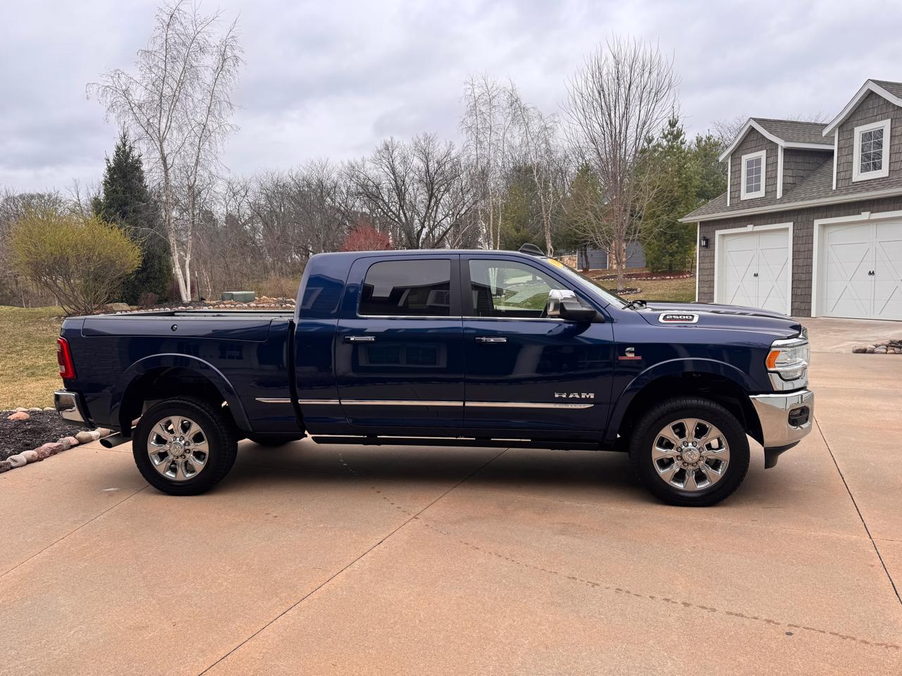 RAM 2500 Limited 4x4 Mega Cab 6'4" Box 2021