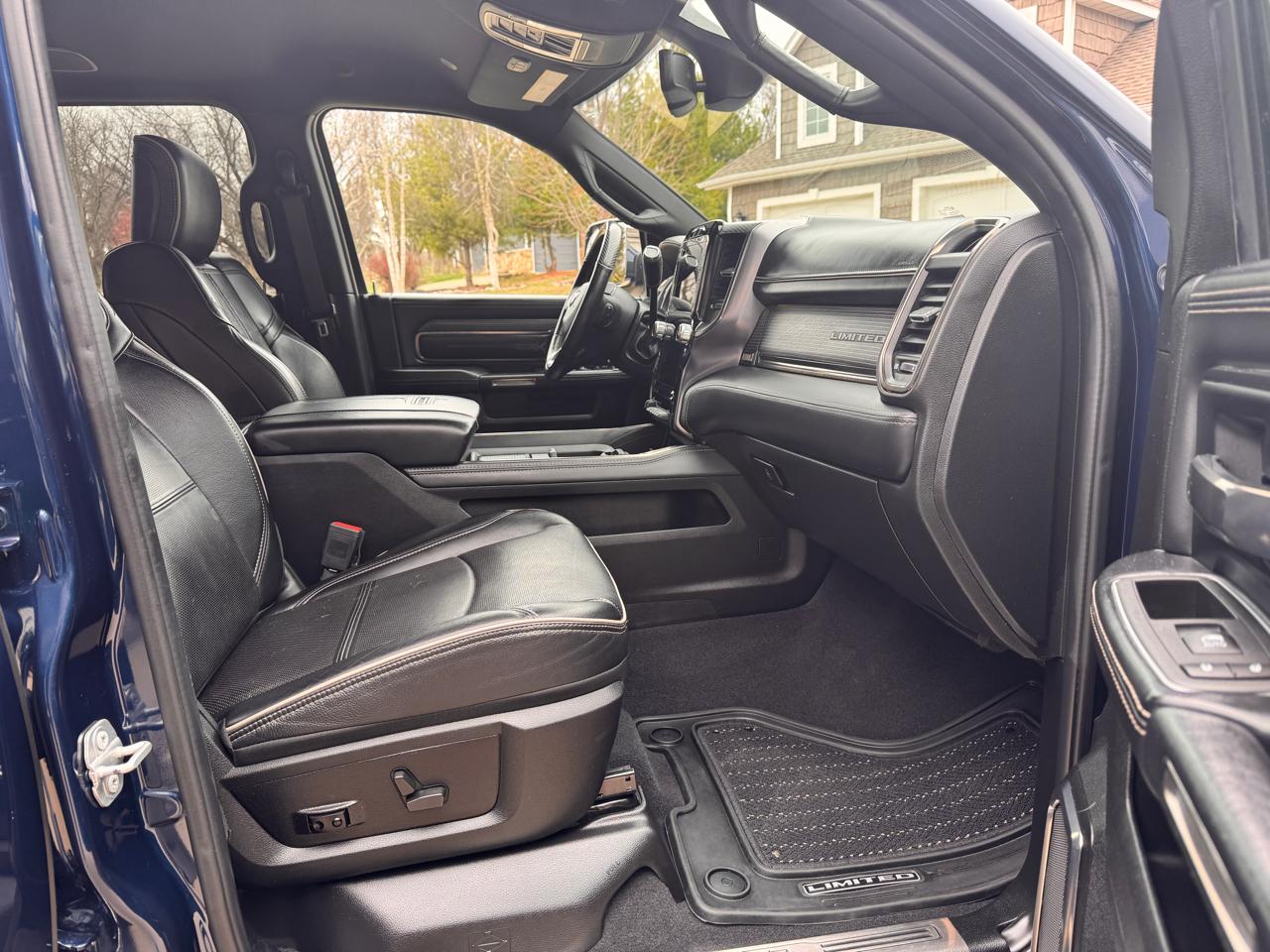 RAM 2500 Limited 4x4 Mega Cab 6'4" Box 2021