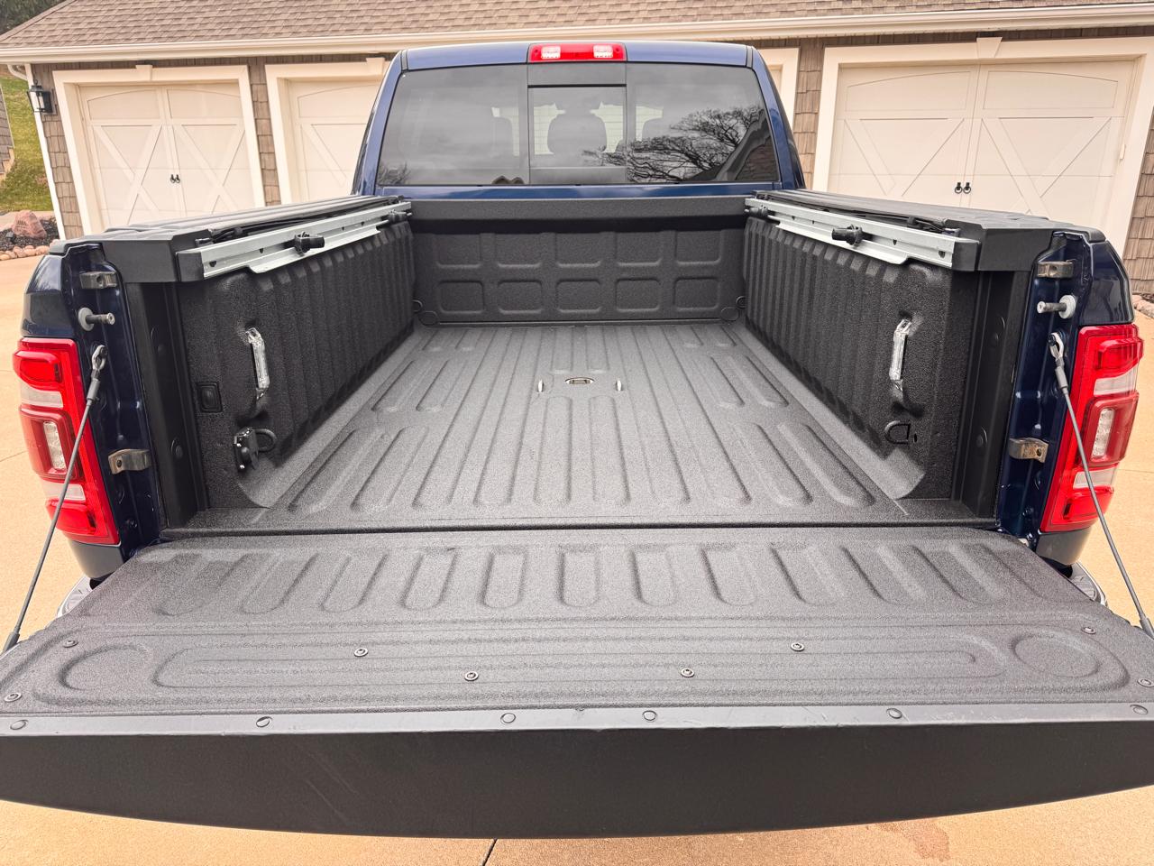 RAM 2500 Limited 4x4 Mega Cab 6'4" Box 2021
