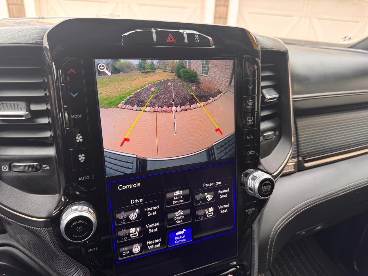 RAM 2500 Limited 4x4 Mega Cab 6'4" Box 2021