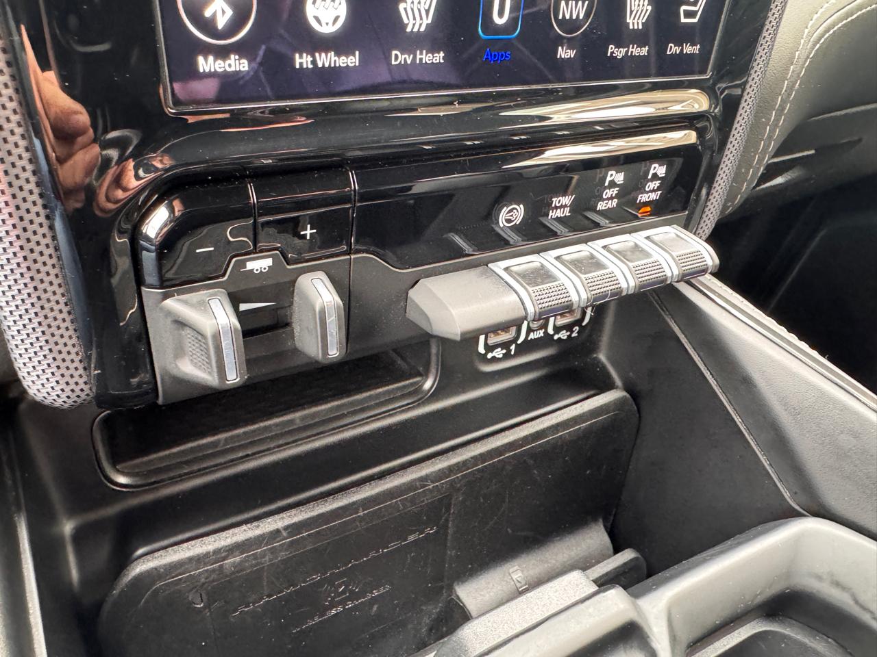 RAM 2500 Limited 4x4 Mega Cab 6'4" Box 2021