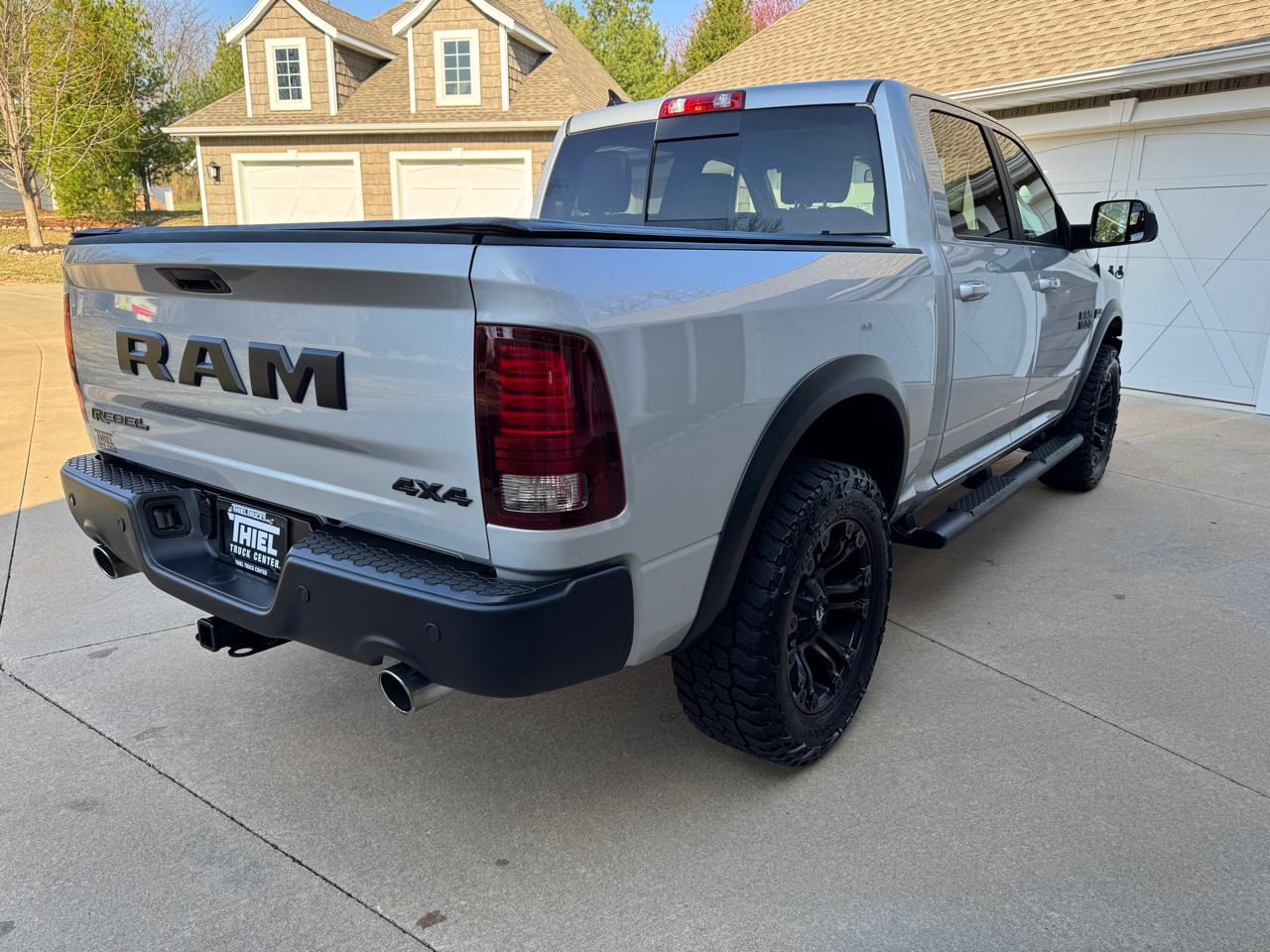 RAM 1500 Rebel 4x4 Crew Cab 5'7" Box 2017