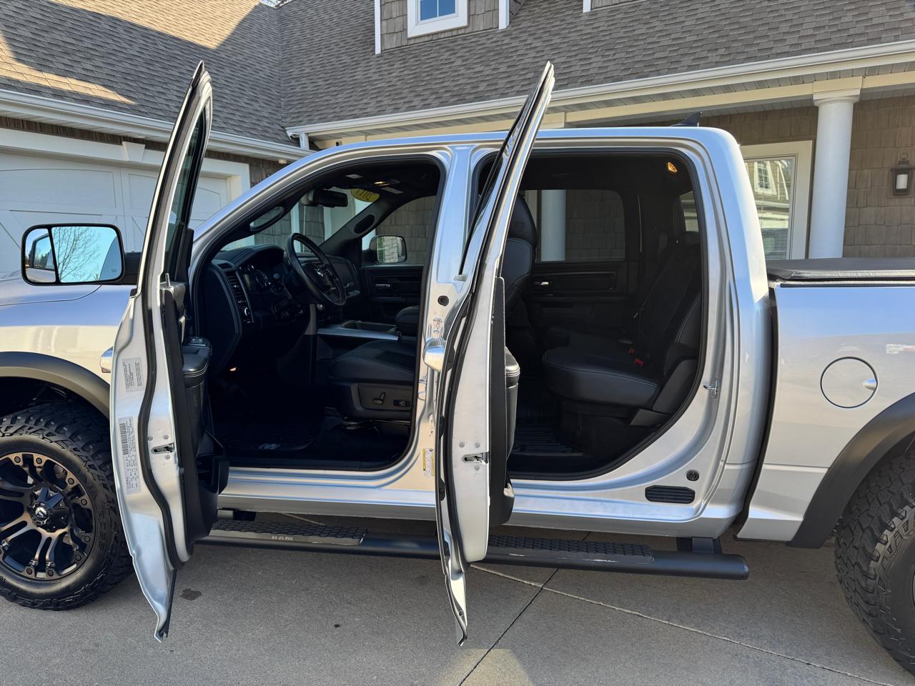 RAM 1500 Rebel 4x4 Crew Cab 5'7" Box 2017